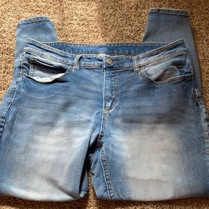 Women’s skinny jeans